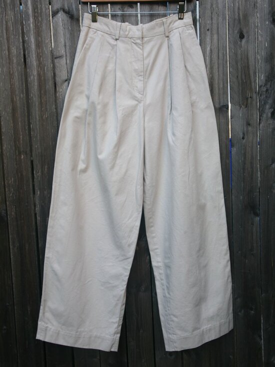 COS Pants - Size 4 - COS Women's Ivory Cotton High Waist Pleated Pants